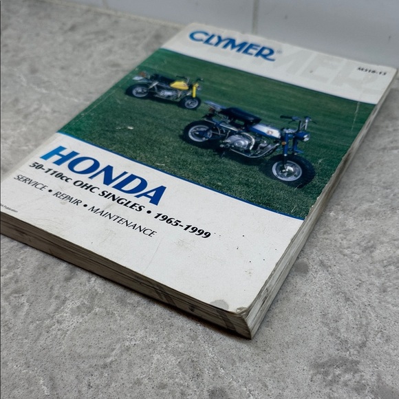 Honda Service Manual - Blue and White - Picture 4 of 8